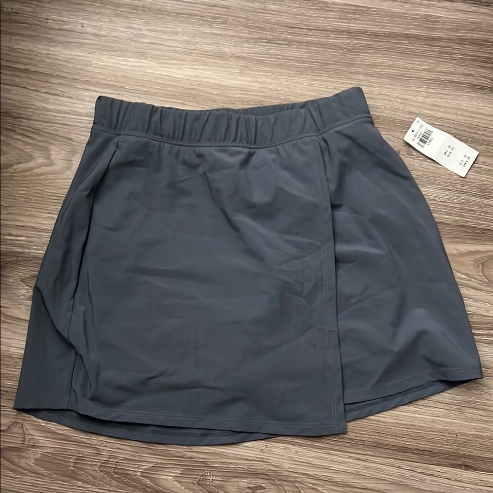 NWT Abercrombie traveler skort